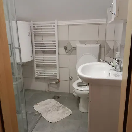 Tutic 1 I 2 Penzion Mitrovac