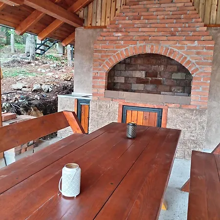 Tutic 1 I 2 Penzion Mitrovac